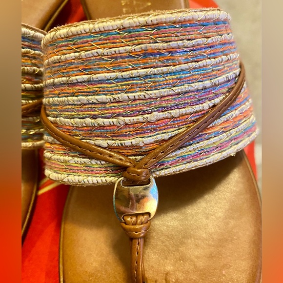 Italian Shoe Makers Soft Brown Leather Sandals Woven Metallic Rainbow Thong 9.5 - Picture 8 of 16